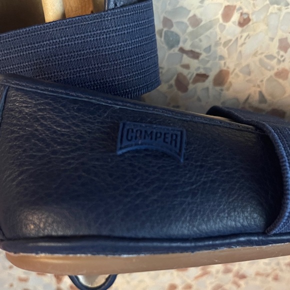 Brand new Navy blue little girls Shoes camper - Picture 2 of 3